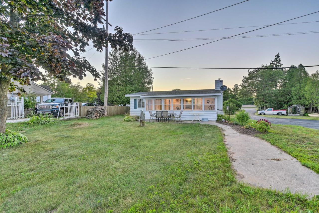 East Tawas Cabin With Lake Huron Access And Views Exterior foto